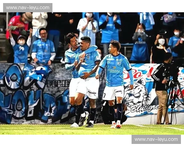 绿茵激战，红蓝对决：浦和红钻与东京FC，一场不容错过的宿命恩怨