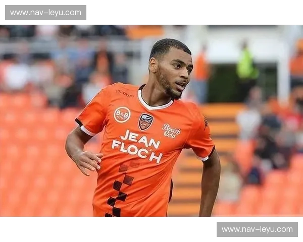 当蓝色风暴遇上橙色火焰:洛里昂与马赛的法甲史诗对决 当蓝色风暴遇上橙色火焰:洛里昂与马赛的法甲史诗对决